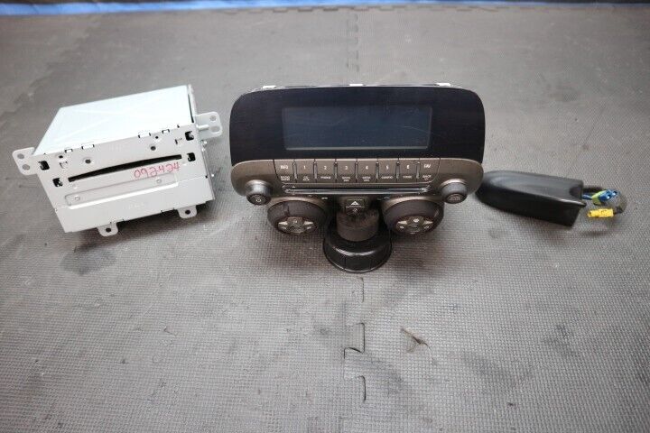 2010 Chevrolet Camaro SS Radio Complete OEM