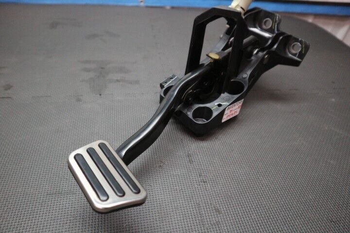 2018-2023 Ford Mustang GT Pedal Assembly Automatic Gas Brake Pedal OEM