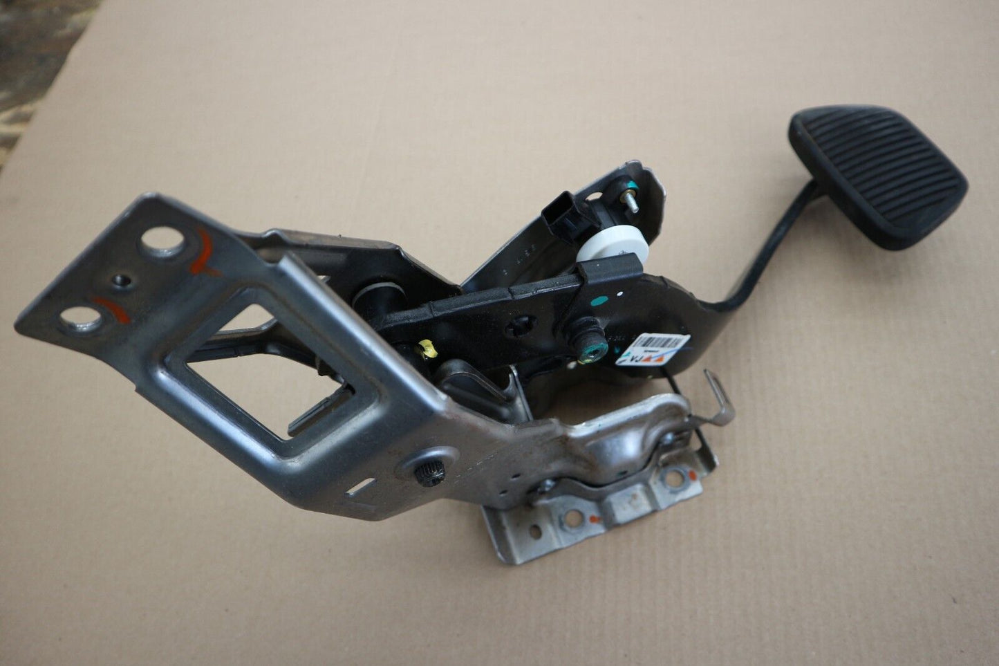 2010-2015 Chevrolet Camaro Brake Pedal Assembly "Automatic" OEM