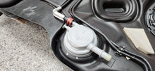 Load image into Gallery viewer, 2019-2021 Dodge Challenger Scat Pack 6.4L Gas Tank w/ Pumps OEM3
