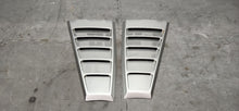 Load image into Gallery viewer, 2005-2009 Ford Mustang GT LH &amp; RH Quarter Window Vent  Set0
