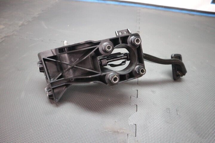 2015-2017 Ford Mustang GT Pedal Assembly Automatic Brake & Gas OEM