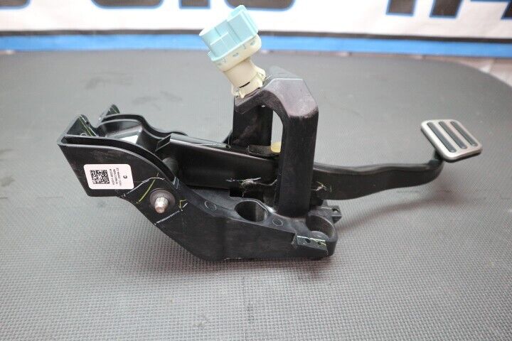 2018-2023 Ford Mustang GT Pedal Assembly Automatic Gas Brake Pedal OEM