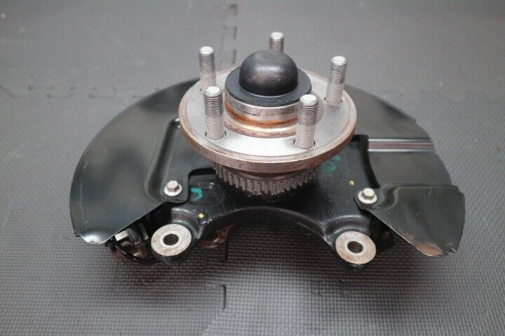 2015-2017 Ford Mustang GT 5.0 RH Passenger Front Spindle Knuckle Hub - OEM