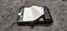 Load image into Gallery viewer, 2005-2006 Ford Mustang Multifunction Body Control Module BMC Computer OEM0
