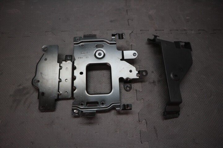 2022 Ford Mustang GT 5.0 Engine Control Module ECU-BRACKET ONLY "Manual" OEM