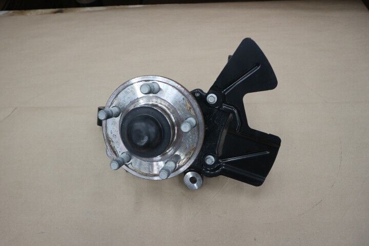 2015-2017 Ford Mustang GT 5.0 RH Passenger Front Spindle Knuckle Hub - OEM