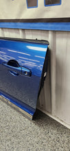Load image into Gallery viewer, 2005 2009 Ford Mustang GT Convertible LH Driver Door Complete w/Glass "G9" OEM4
