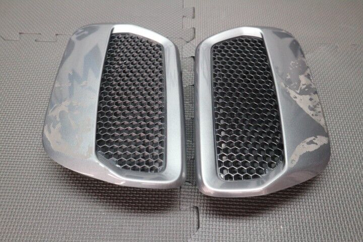 2018-2022 Ford Mustang GT 5.0 LH and RH Hood Vent "Gray" N7 OEM