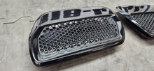 Load image into Gallery viewer, 2018-2023 Ford Mustang GT Hood Insert Vents RH &amp; LH "G1" OEM5
