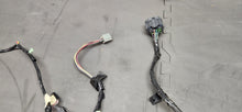 Load image into Gallery viewer, 2005-2009 Ford Mustang GT V6 LH Driver Door Wiring Harness OEM4
